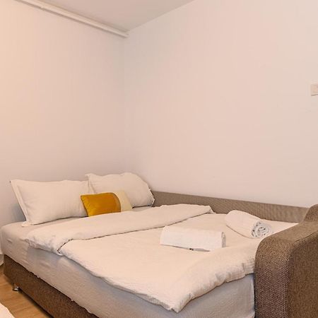 Jad - Family - Studios - Soarelui 8 Braşov Exteriör bild